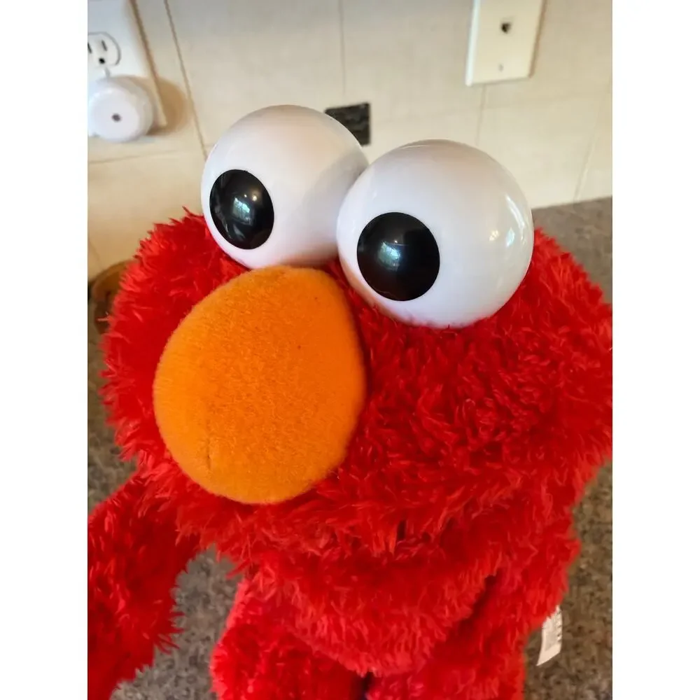 2005 TMX Tickle Me Elmo Electronic Plush Doll Talks Laughs Rolls Gets Up Tested